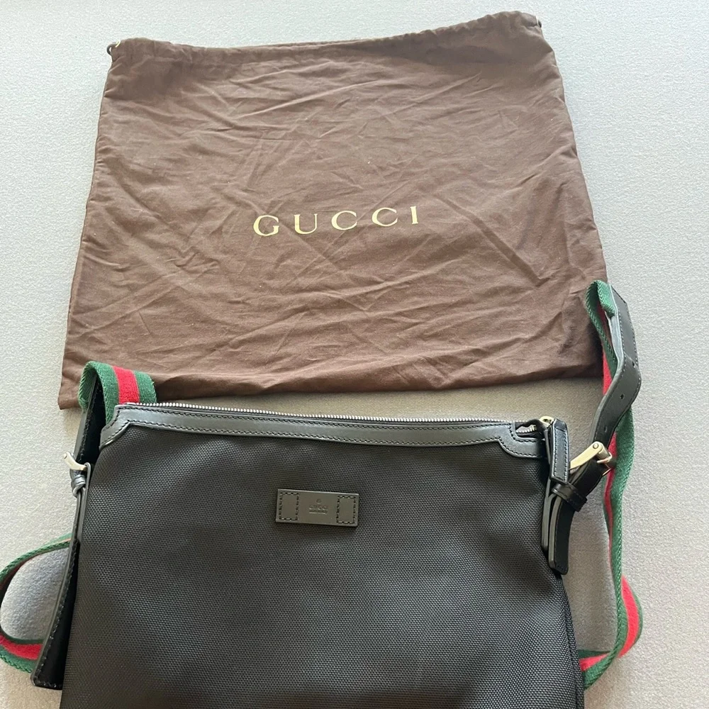 Gucci Crossbody Bag - Picture 1 of 8